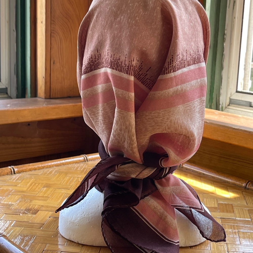 Mauve, pink scarf with stretch - Picture 4 of 8